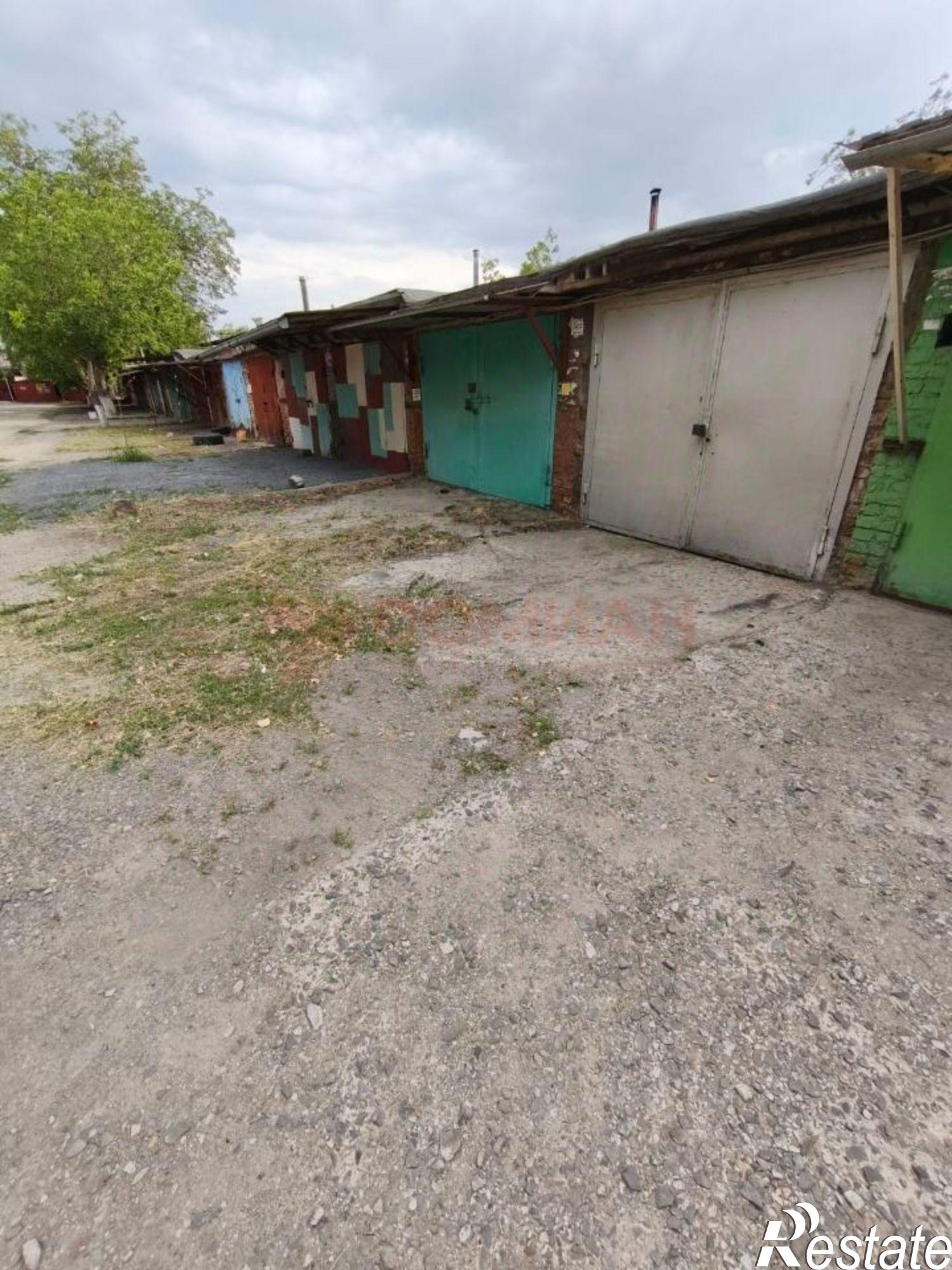 Купить гараж, место в паркинге за 999 000 рублей на улица Вартанова, 5А