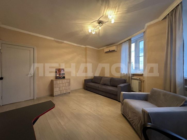 2-комн квартира улица Кирова, 9Б