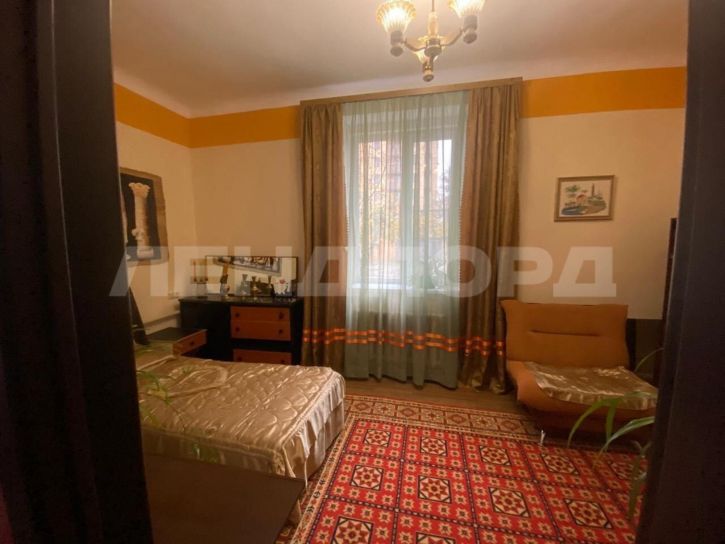 3-комн квартира улица Бекентьева, 4