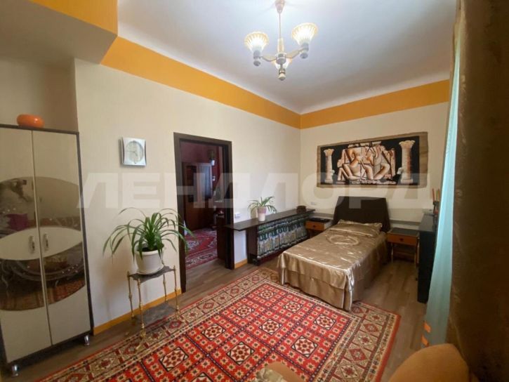3-комн квартира улица Бекентьева, 4