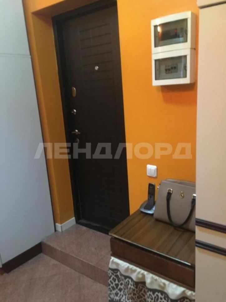 3-комн квартира улица Бекентьева, 4